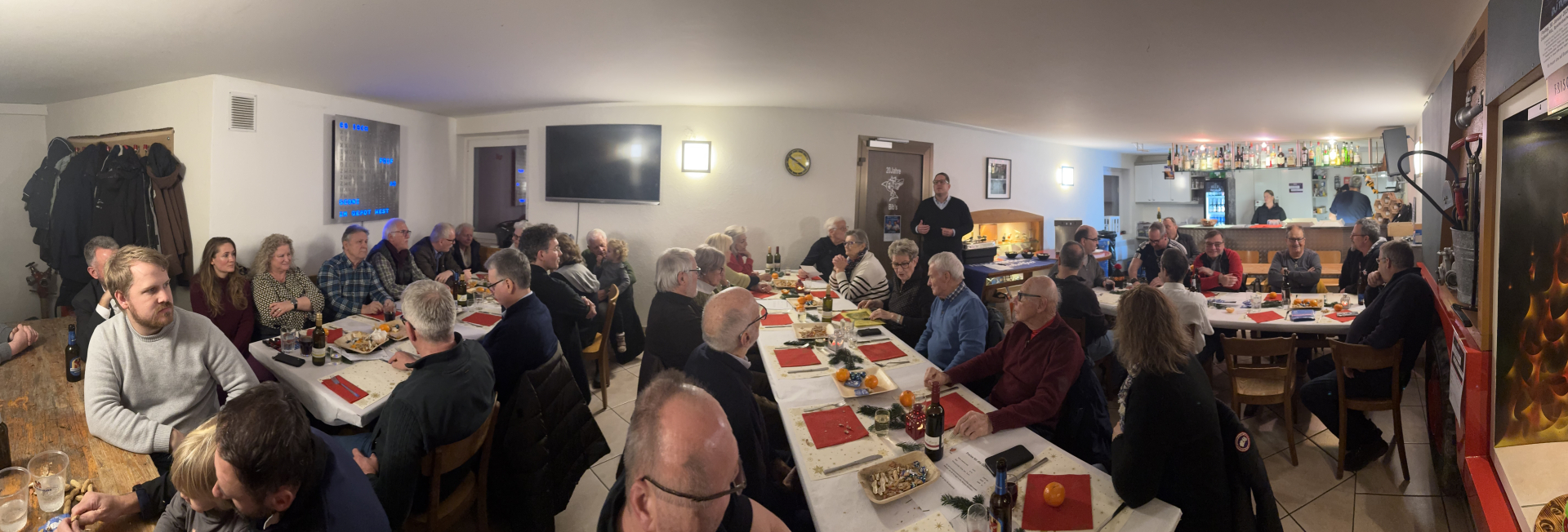 «Full House» beim Weihnachtsapéoro der SVP Dietikon